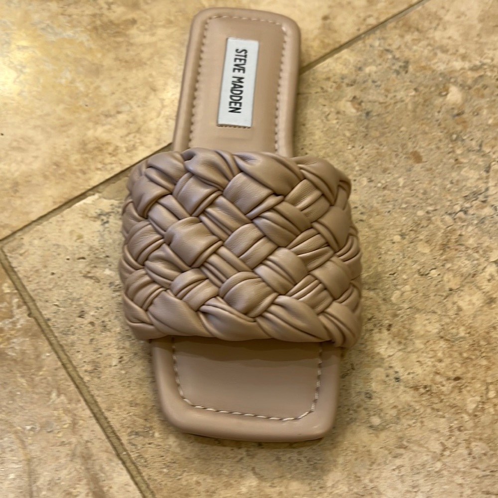 Steve Madden sandals- never worn (new in box)